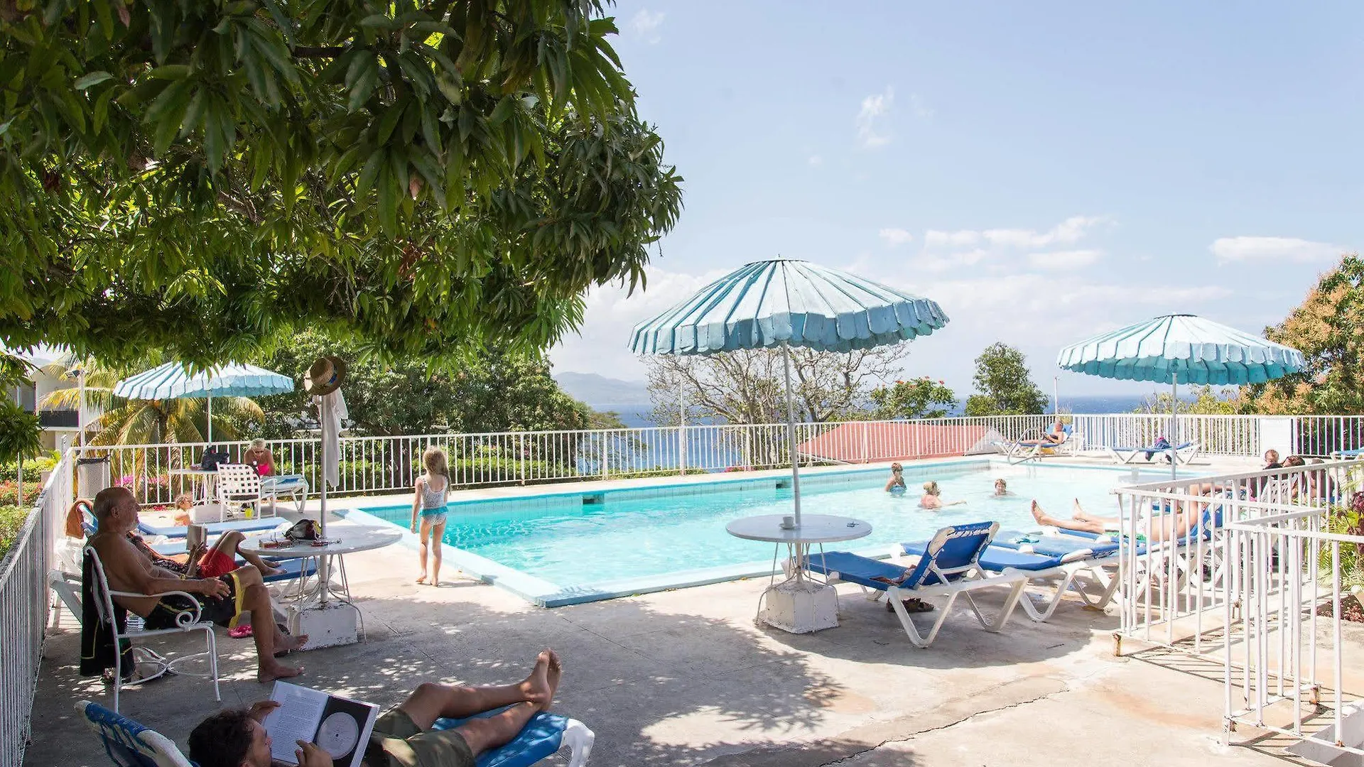 Sky Lounge Beach Studio Montego Bay Apartamento