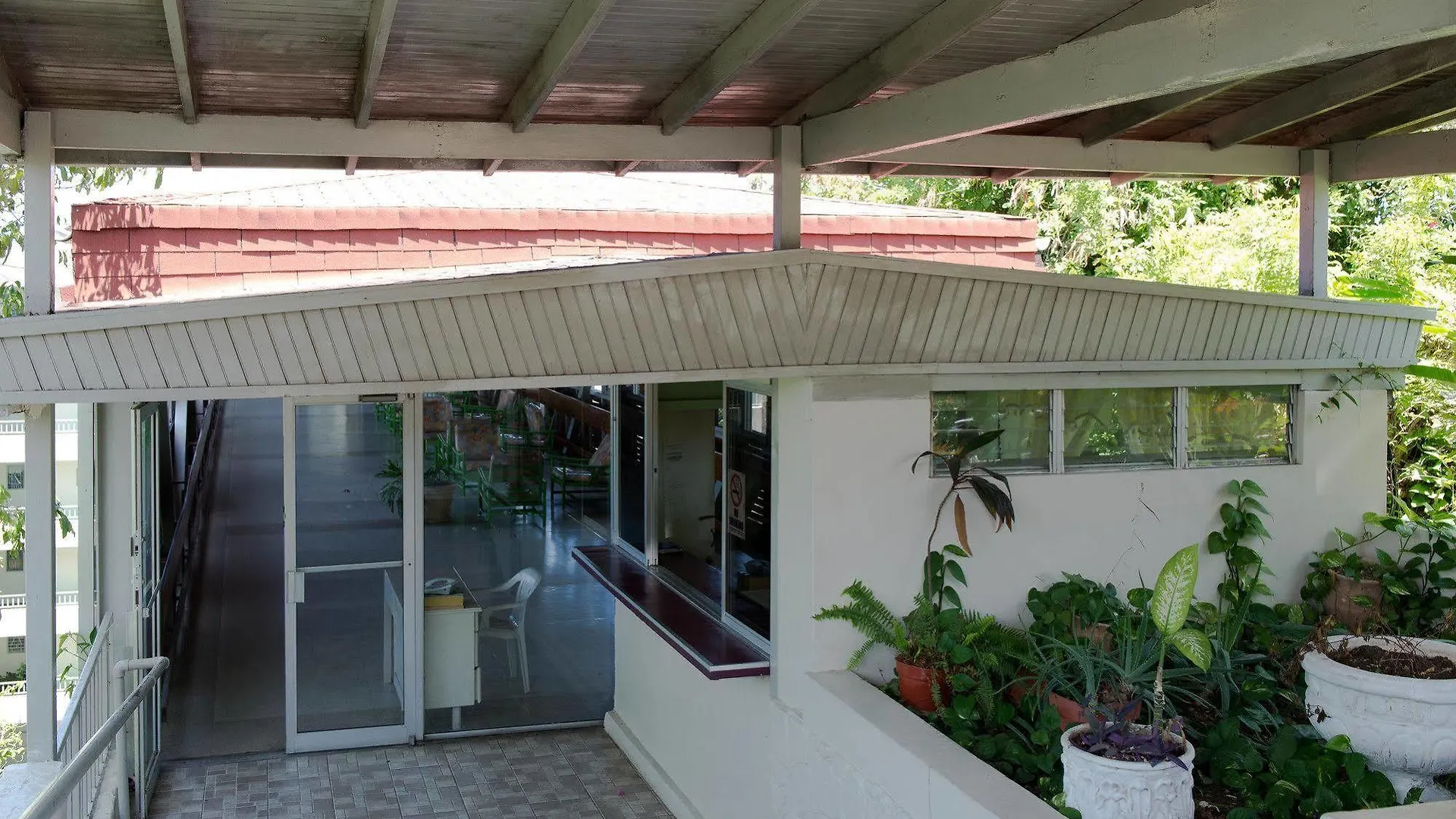 Sky Lounge Beach Studio Montego Bay Apartamento